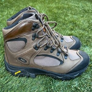 REI Monarch IV Kangaroo Outdoor Hiking Vibram Sole Lugsole Gorpcore Boots 9